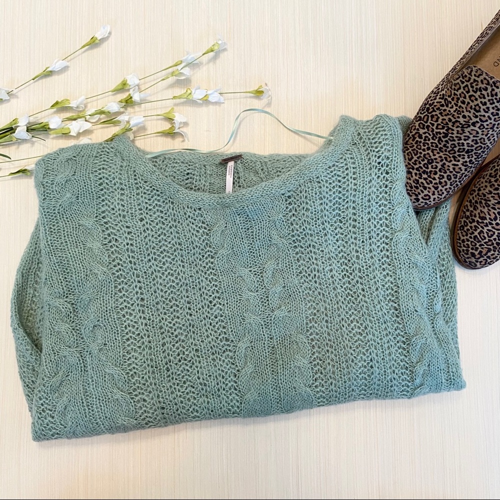 Free People NWT Green Sweater